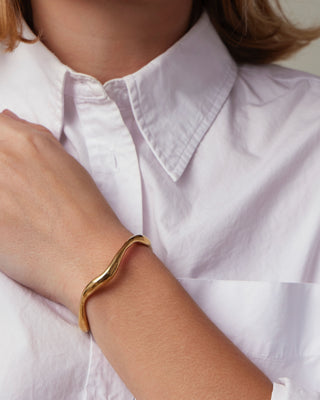 Still Wave Gold Bangle